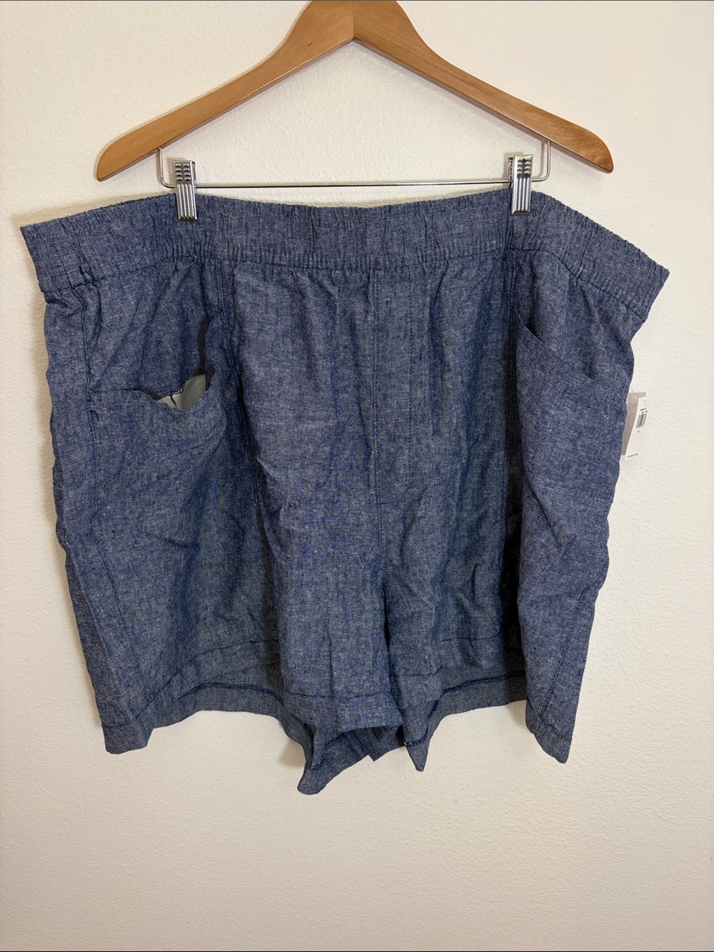 NWT Old Navy Chambray Blue Elastic-Waist Linen Blend Plus Size Shorts